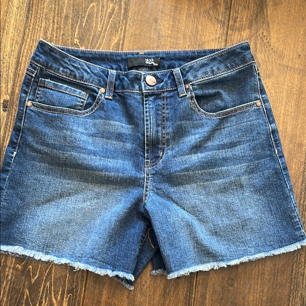 1822 Women's Blue Denim Shorts